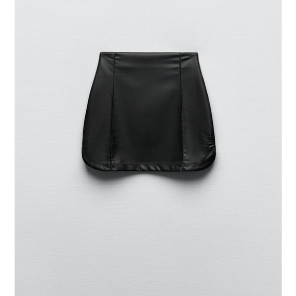 Zara Topstitched faux leather skirt - Picture 2 of 6